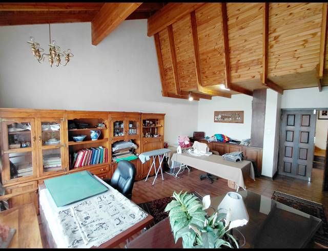 5 BEDROOM FREESTANDING FOR SALE IN BENDOR